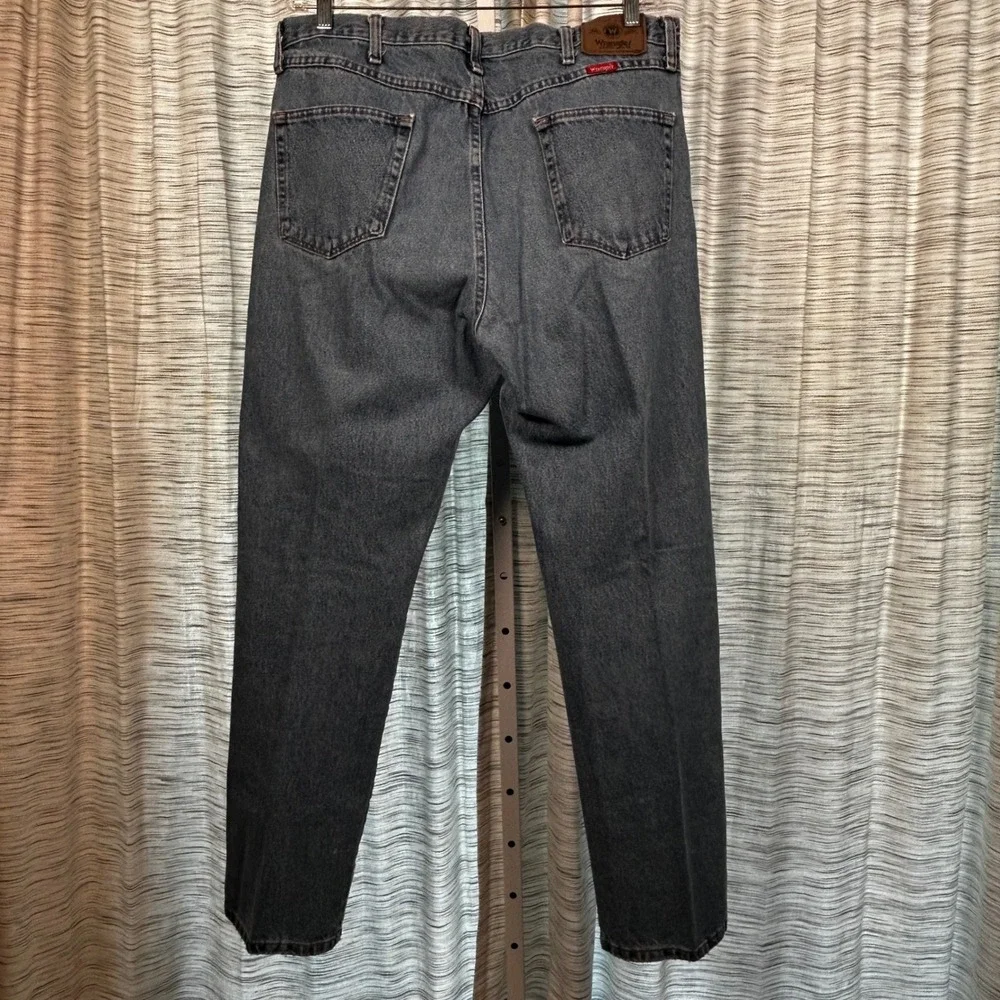 Wrangler Regular Fit Blue Mens 38x32 Straight Leg Denim Jeans